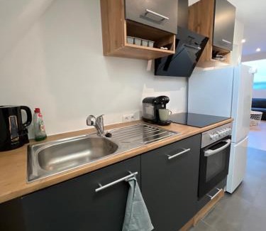 Neureut Sudlicher Teil Apartment | Moderne Wohnung Karlsruhe Neureut, Fußbodenheizung - Regendusche - Waschmaschine - Stellplatz