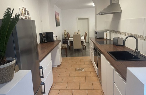 Geisenheim Apartment | Modernes Apartment mit Whirlpool Gartensauna
