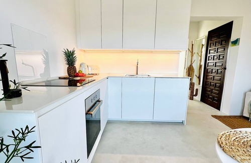 Sant Antoni de Portmany Apartment | Modernes Ferienapartment, Frisch Renoviert mit Traumblick auf d. Sonnenuntergang