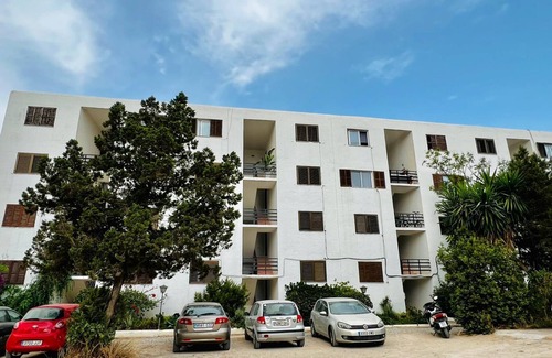 Sant Antoni de Portmany Apartment | Modernes Ferienapartment, Frisch Renoviert mit Traumblick auf d. Sonnenuntergang