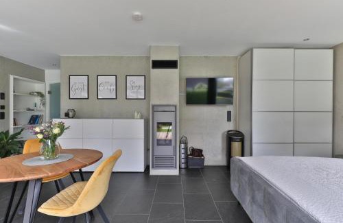 Gersthofen Apartment | Modernes Studio-Apartment - Gartenblick