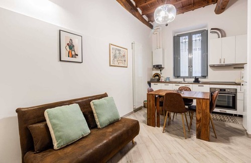 Corsico Apartment | Moderno loft nel cortile di un casale storico