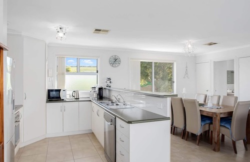 Encounter Bay House | Moet Escape in Style