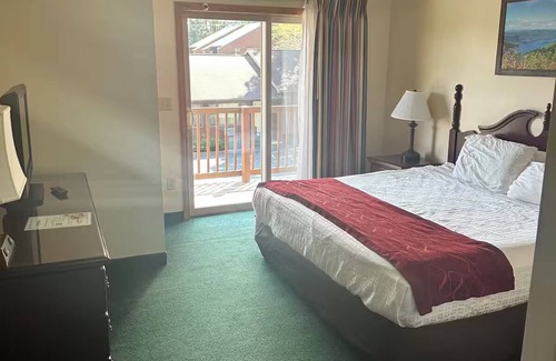 Lake George Resort | Mohican Resort Motel - Townhome, 2 Bedroomsn