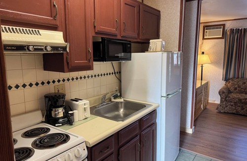 Lake George Hotel | Mohican Resort Motel