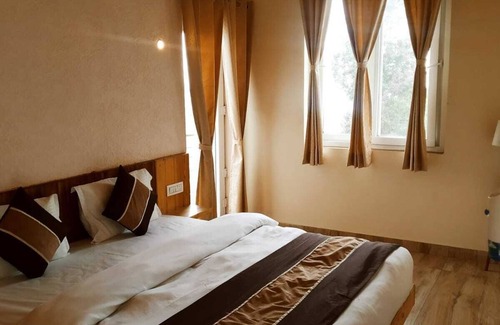 Bhimtal Hotel | Mohini's Lakeview Cottages