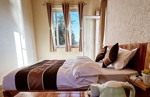 Bhimtal Hotel | Mohini's Lakeview Cottages