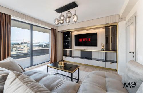 Tractorul Apartment | MoHost Valcom - Skyline Penthouse Escape