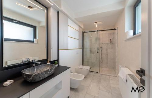 Tractorul Apartment | MoHost Valcom - Skyline Penthouse Escape