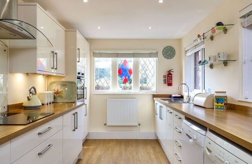 Shanklin Cottage | Mole Cottage - a cottage that sleeps 7 guests in 3 bedrooms