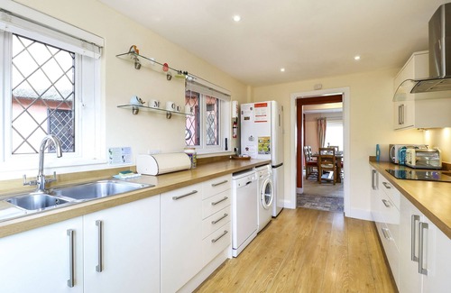 Shanklin Cottage | Mole Cottage - a cottage that sleeps 7 guests in 3 bedrooms