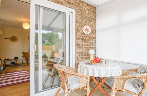 Martlesham Heath Cottage | MOLE END, WOODBRIDGE, pet friendly in Woodbridge
