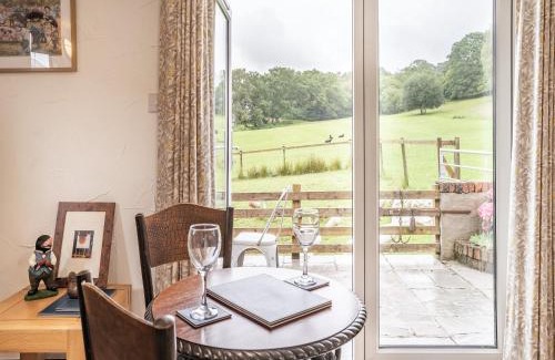 Mawr House | Molehill Lodge