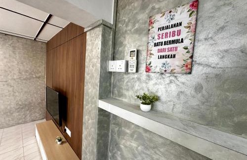 Gelugor House | Molek Vacation Home