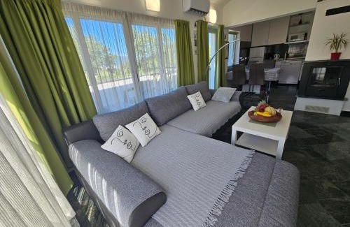 Brzac Resort | Molnar Resort Villa Mimoza & Apartment Nea