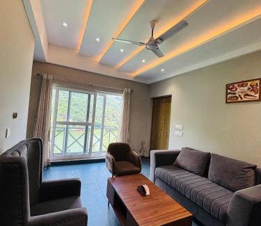 Bhimtal Hotel | Momado Bhimtal Lake Front