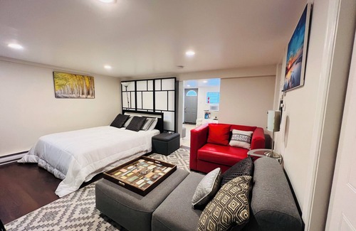 Cordova Bay Apartment | Mon Studio