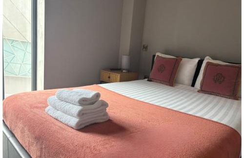 The Docks Apartment | Monarchs Quay Arena Apartments by Happy Days