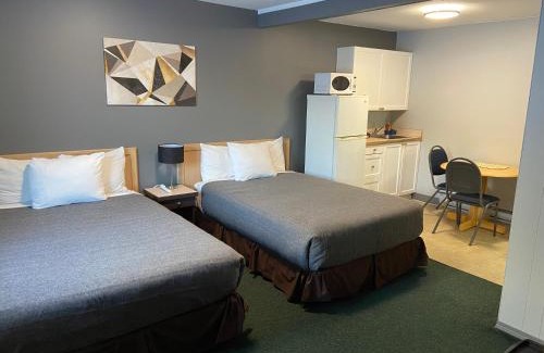 Revelstoke Hotel | Monashee Lodge