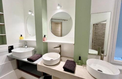 Nouvelle Ville Apartment | Mondon 3 arcades 3 rooms 2 showers