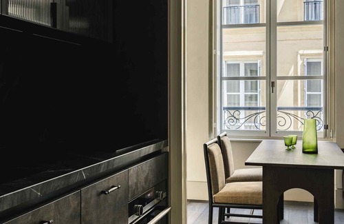Quartier de la Place-Vendome Apartment | Mondovi Luxury Suites