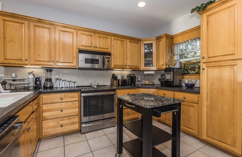 Foley House | Monet On The Bay I- Elevator, Hot Tub, Pier, Stunning 5 Star View!