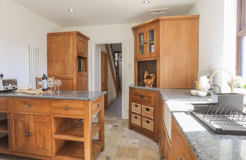 Cemaes Bay Cottage | MONFA, pet friendly, character holiday cottage in Cemaes Bay