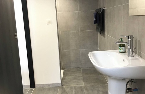 Ernes Cabin | Mongolian Yurt set in beautiful gardens with private kitchen/bathroom & jacuzzi