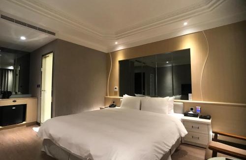 Pingzhen District Hotel | Moni Motel