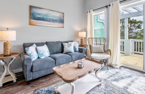 Bermuda Bay House | Monkey Business: Townhome w/ Community Pool & Lazy River | Dogs Welcome!
