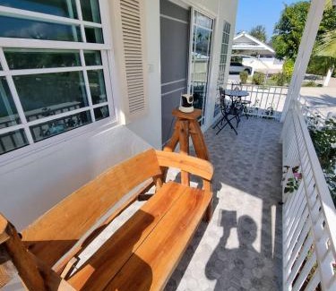 Mae Jo Hotel | MonMin Farmstay