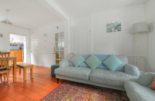 Lyme Regis Cottage | MONMOUTH COTTAGE, family friendly, with open fire in Lyme Regis