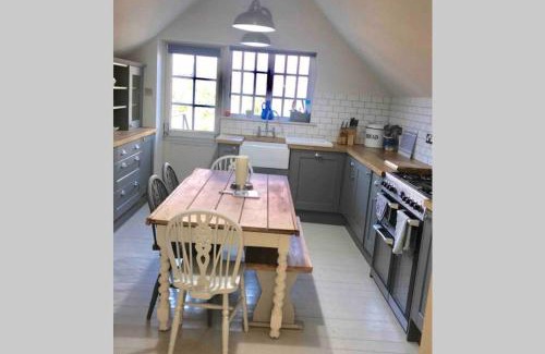 Lyme Regis House | Monmouth House Lyme Regis, Up to 16 guests, dog friendly, garden, hot tub