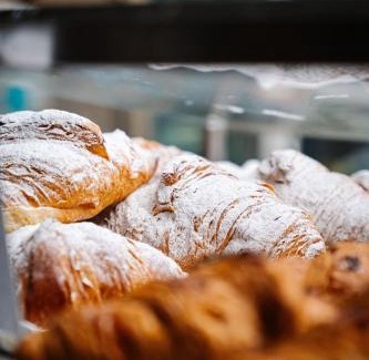 Sasso Moro Apartment | Monolago pool & view