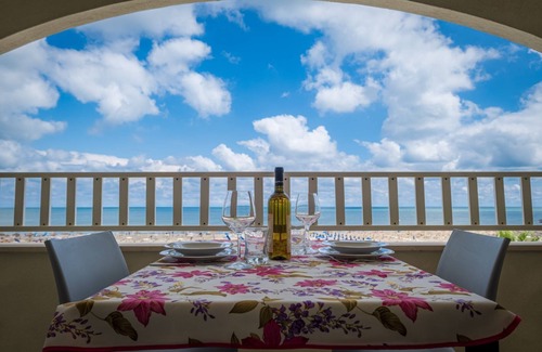 Miramare Apartment | Monolocale con garage fronte mare -La Dolce Vita