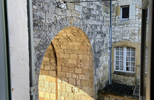 Gaugeac House | Monpazier Gite, village house 1 min from the beautiful square with all amenities.