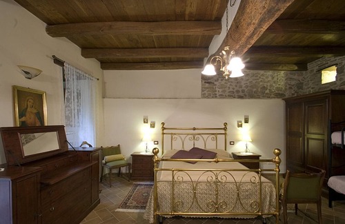 Uncinano House | MONSIGNOR HOUSE b&b APARTMENT WITH BALCONY