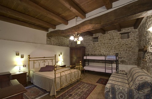 Uncinano House | MONSIGNOR HOUSE b&b APARTMENT WITH BALCONY