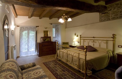 Uncinano House | MONSIGNOR HOUSE b&b APARTMENT WITH BALCONY