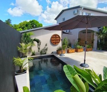 Le Centre House | Monstera Lodge