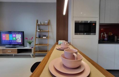 Mont Kiara Apartment | Mont Kiara Deluxe One Bedroom Balcony #1-2Pax Mont Kiara KL