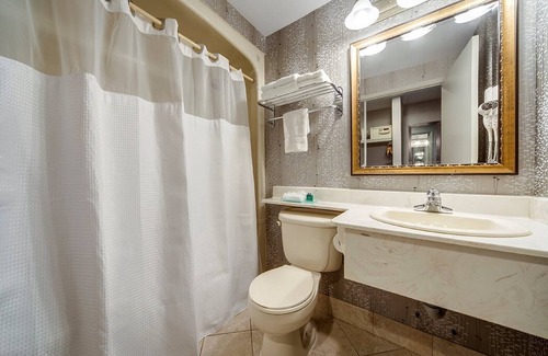 Airport Road Business Centre Hotel | Monte Carlo Inn - Brampton Suites