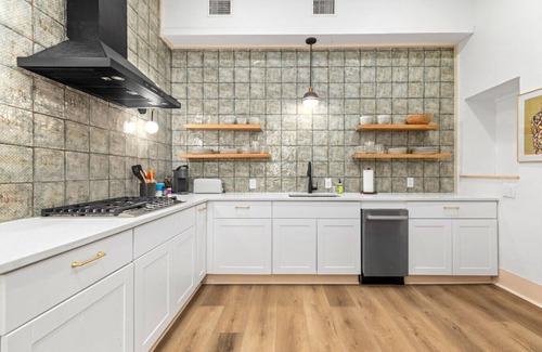Midtown Apartment | Monte Vista Historic but Modern Luxury