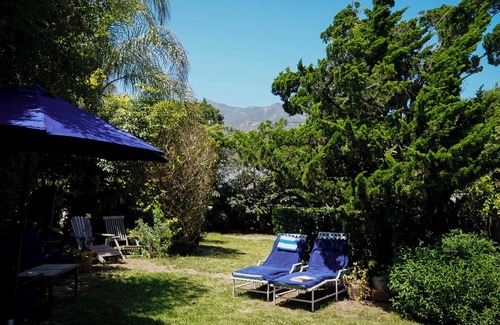 Golden Quadrangle House | Montecito bungalow near beach, hiking, coffee, dining. Stunning mountain view.
