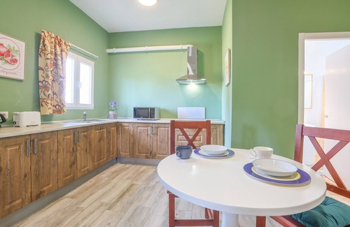 Carmona House | MONTECRISTO 2 - Charming loft with shared pool and free Wi-Fi