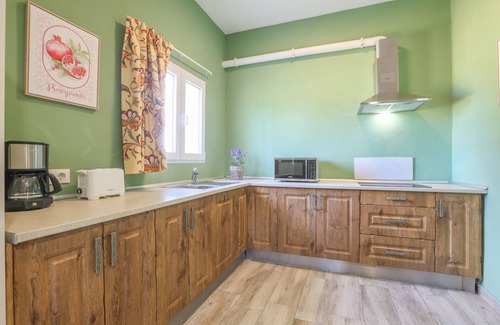 Carmona House | MONTECRISTO 2 - Charming loft with shared pool and free Wi-Fi