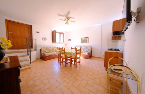 San Gimignano Apartment | Montegonfoli 3 Stunning San Gimignano Apartment with pool, Patio & Scenic Views