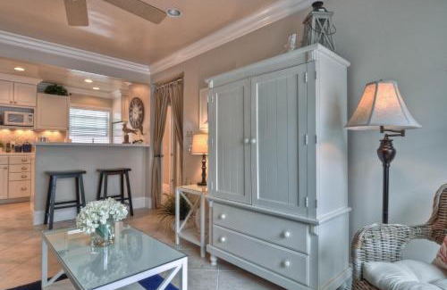 San Clemente Apartment | Monterey B