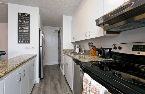 Waikiki Condo | Monthly- Discovery Bay 802 2 Bd Ocean Views/Newly Renovated/2x Queen Beds+Sofa Bed