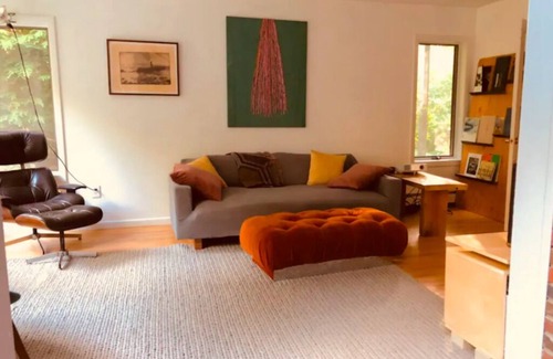 South Kingstown House | MONTHLY RENTAL! CREATIVE CALM SANCTUARY NEAR BEACH